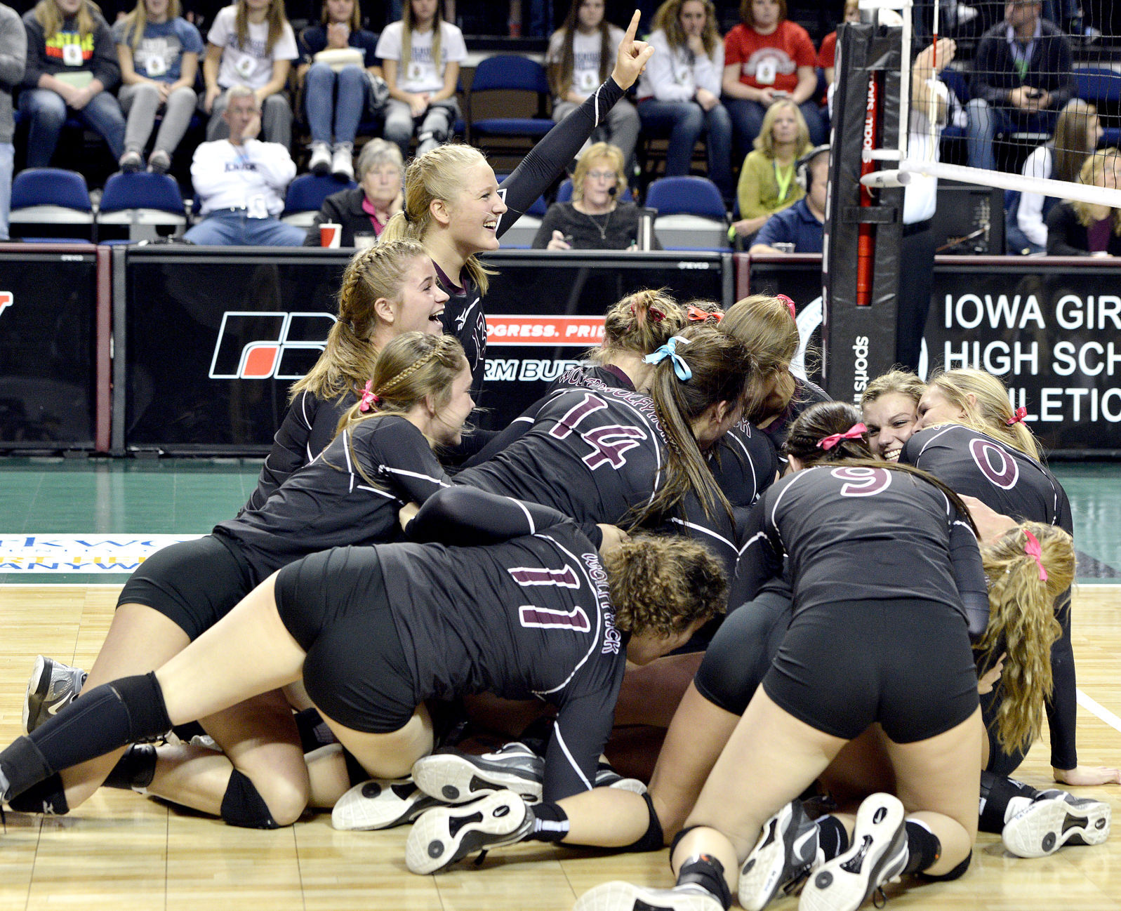 Western Christian vs Waterloo Columbus state volleyball
